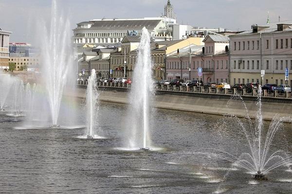 Знаете ли вы, сколько мостов переброшено через этот канал?