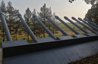В начале Великой Отечественной войны с этого русского и советского боевого корабля были сняты артиллерийские орудия