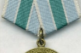 Рассмотрите изображение и назовите советского военачальника