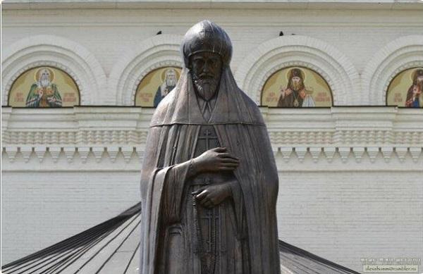 в каком городе установлен данный памятник?